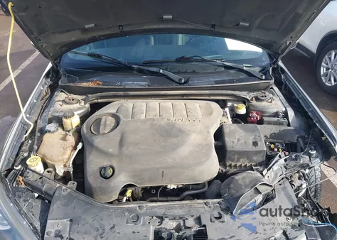 2013 Chrysler 200 Touring z USA, uszkodzony, nr VIN 1C3CCBBG6DN738215